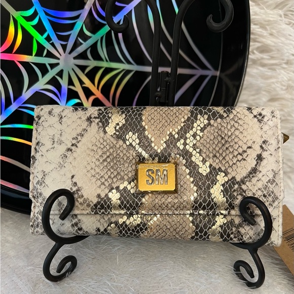 🐍🖤NWT-STEVE MADDEN SNAKESKIN METALLIC BEAUTIFUL WALLET🐍🖤 - Picture 7 of 12